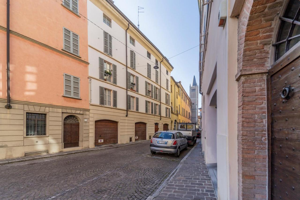 Ferienwohnung Parrot House - Casa In Centro A Parma Exterior foto